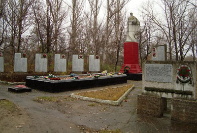 http://memorial.kharkov.ua/sites/memorial/Base/Borovskoy/Peski_Radkovskiye/Peski_Radkovskiye_01s.jpg